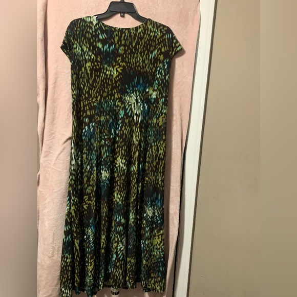 Dresses - Picture 3 of 3